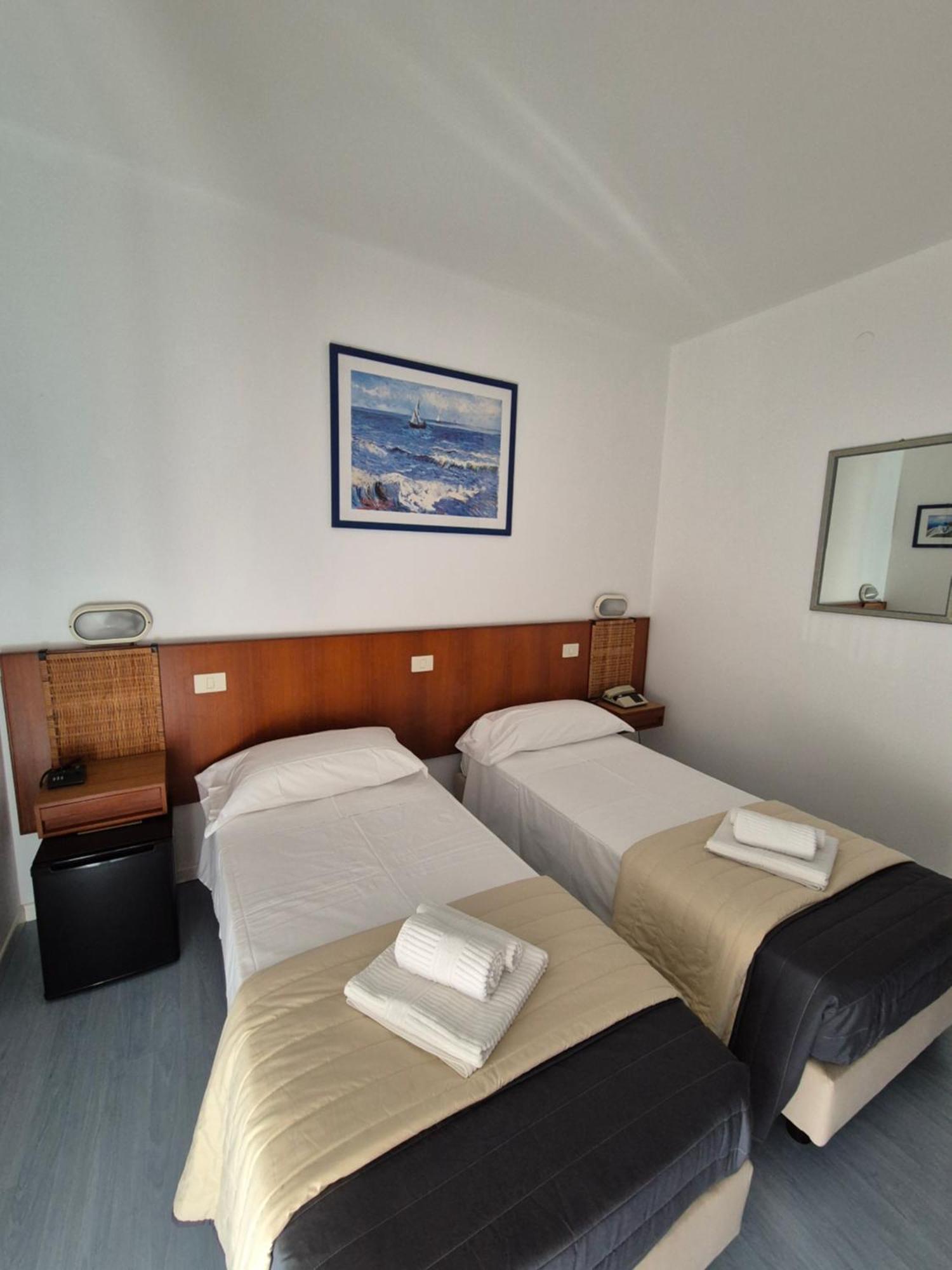Hotel Helvetia Grado Exterior photo